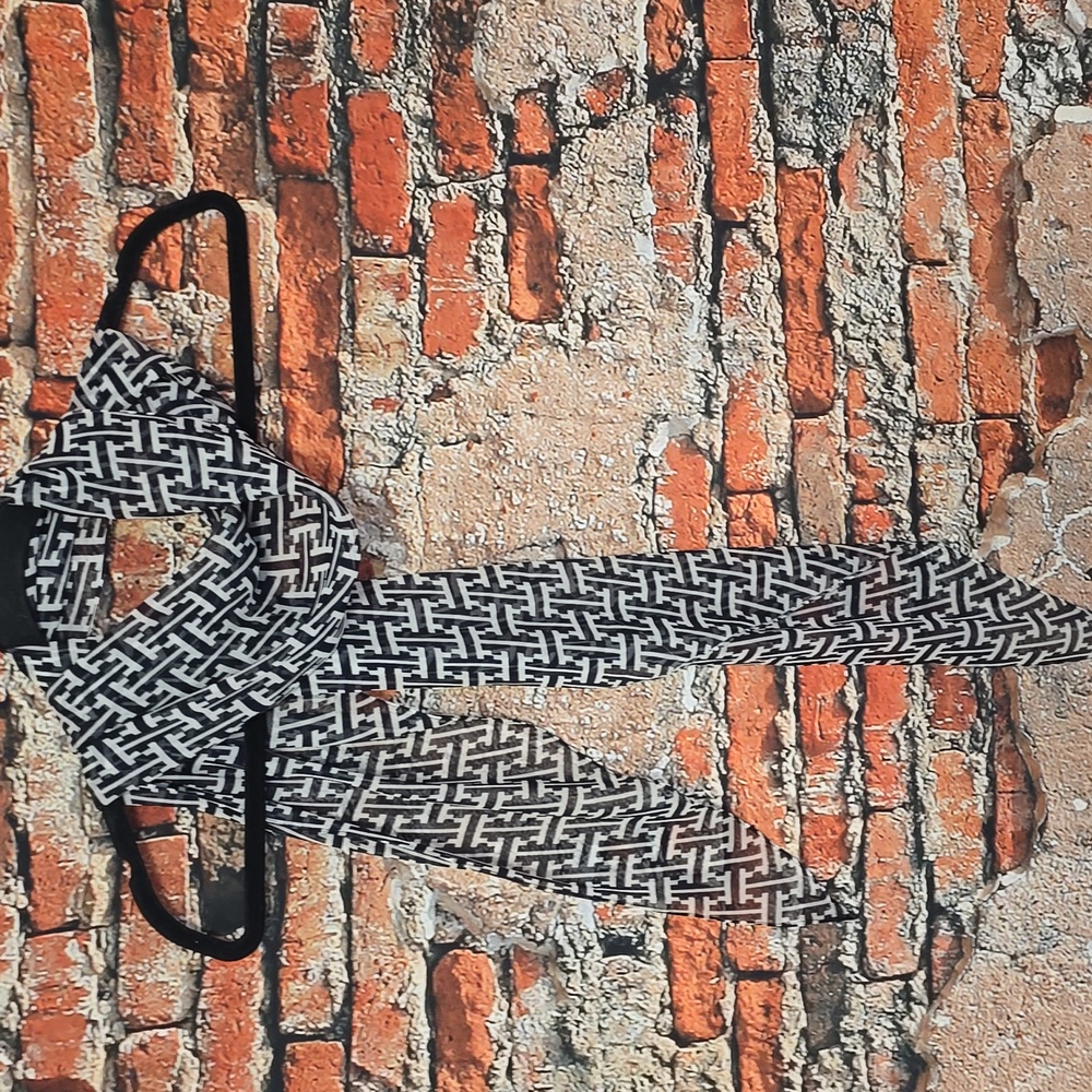 Chic Black and White Geometric Scarf (Jewelry Not Included)